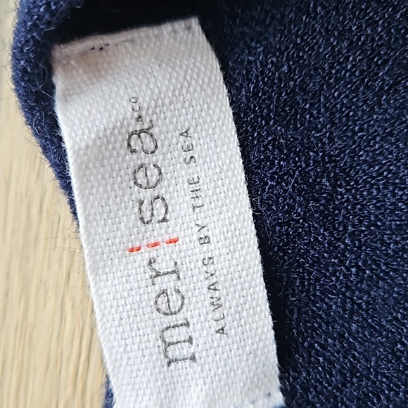 MerSea Navy Classic Travel Wrap Like New - Picture 7 of 9